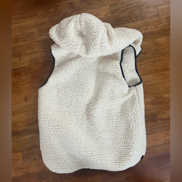 White Vest - Picture 4 of 4